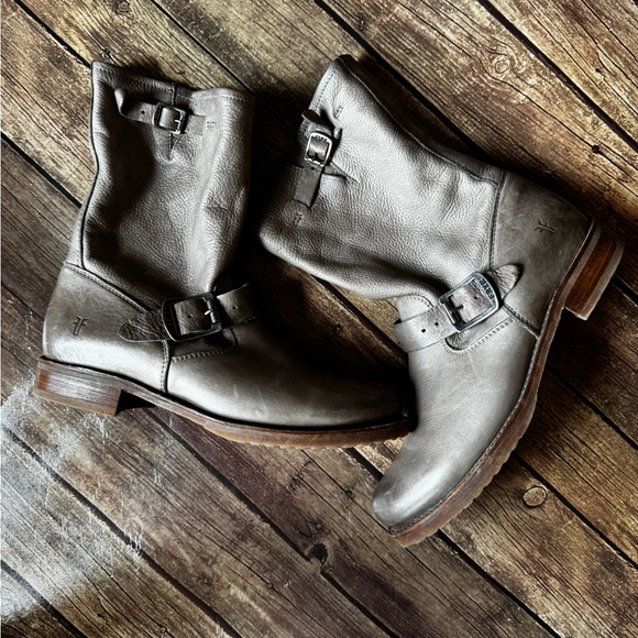🔥 Frye Veronica Boots  -Distressed Brown Leather - Size 9 women - Picture 1 of 9